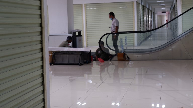 3.780 Pedagang Pasar Turi  Mulai Berjualan